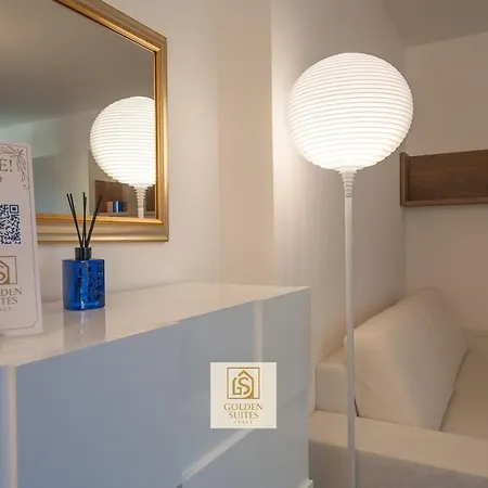 Goldensuitesitaly Piazza Duomo Luxury 3 アパート *