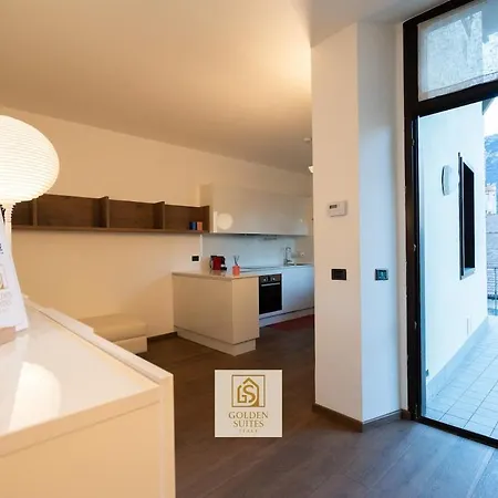 Goldensuitesitaly Piazza Duomo Luxury 3 * Trento