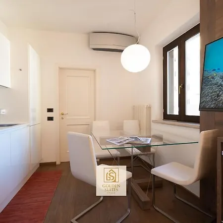 2 Camere 1 Bagno E Balcone Goldensuitesitaly 901 *