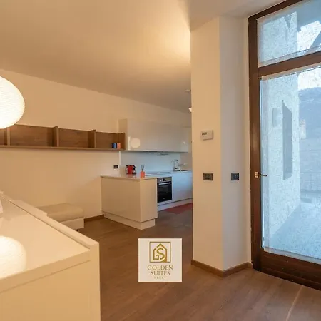 Goldensuitesitaly Piazza Duomo Luxury 3 * Trento