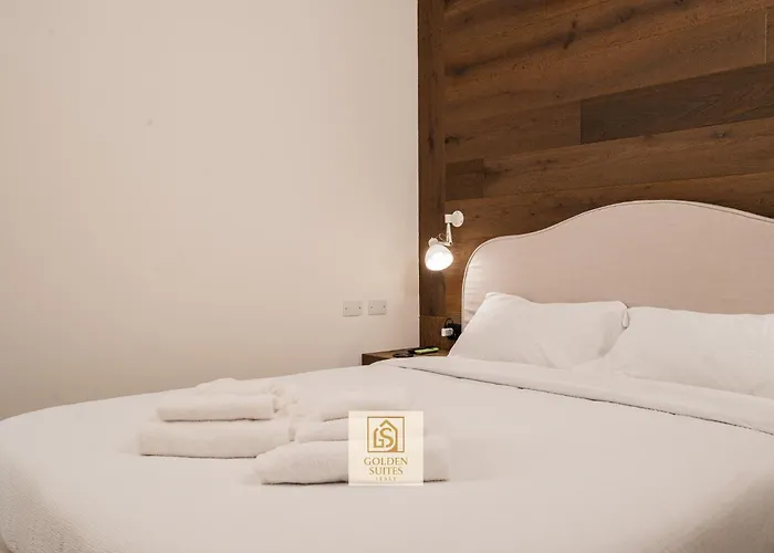 公寓 Goldensuitesitaly Piazza Duomo Luxury 3 特伦托