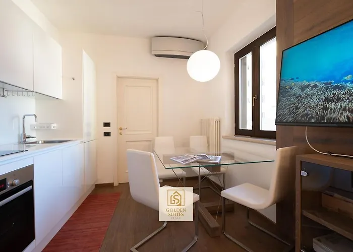 Goldensuitesitaly Piazza Duomo Luxury 3 *