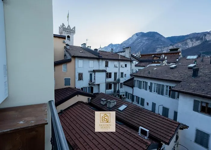 Goldensuitesitaly Piazza Duomo Luxury 3 * Trento