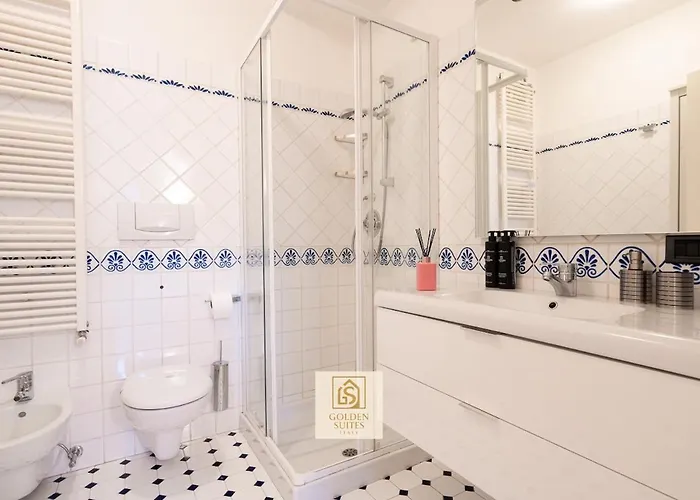 Goldensuitesitaly Piazza Duomo Luxury 3 * 特伦托