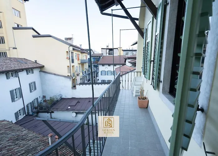 Goldensuitesitaly Piazza Duomo Luxury 3 Trento