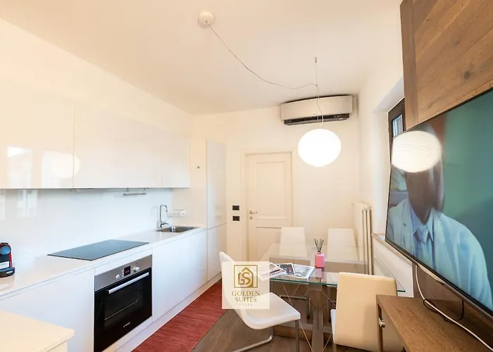 Apartment Goldensuitesitaly Piazza Duomo Luxury 3 *
