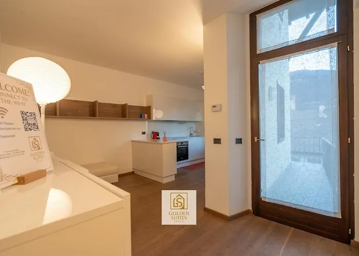 Goldensuitesitaly Piazza Duomo Luxury 3 * Trento